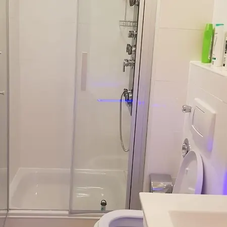 Апартаменты Homely Near Metro Station *